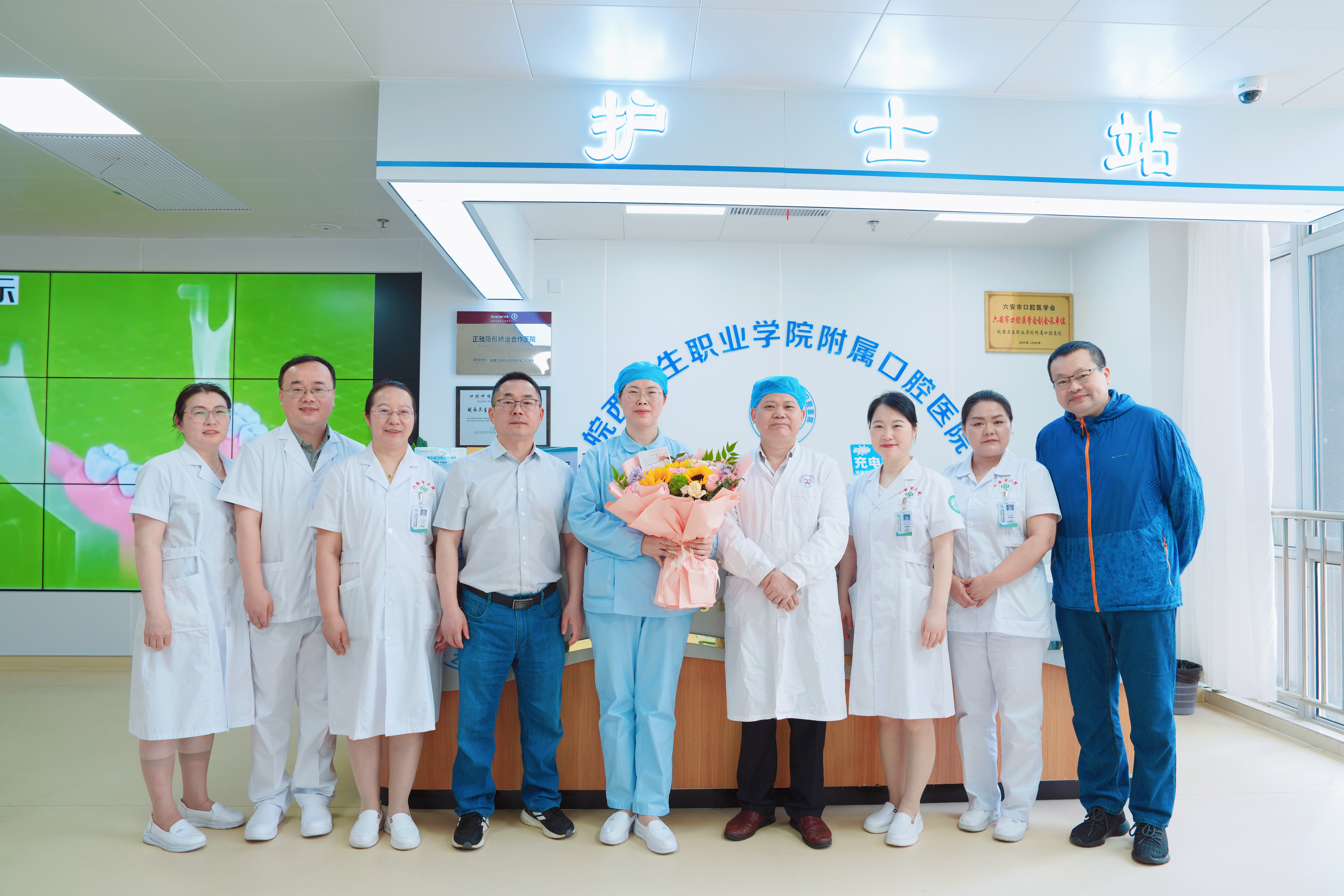 致敬护理先锋 传递医者温情-六安市口腔医院涂有运院长慰问全院护理工作者
